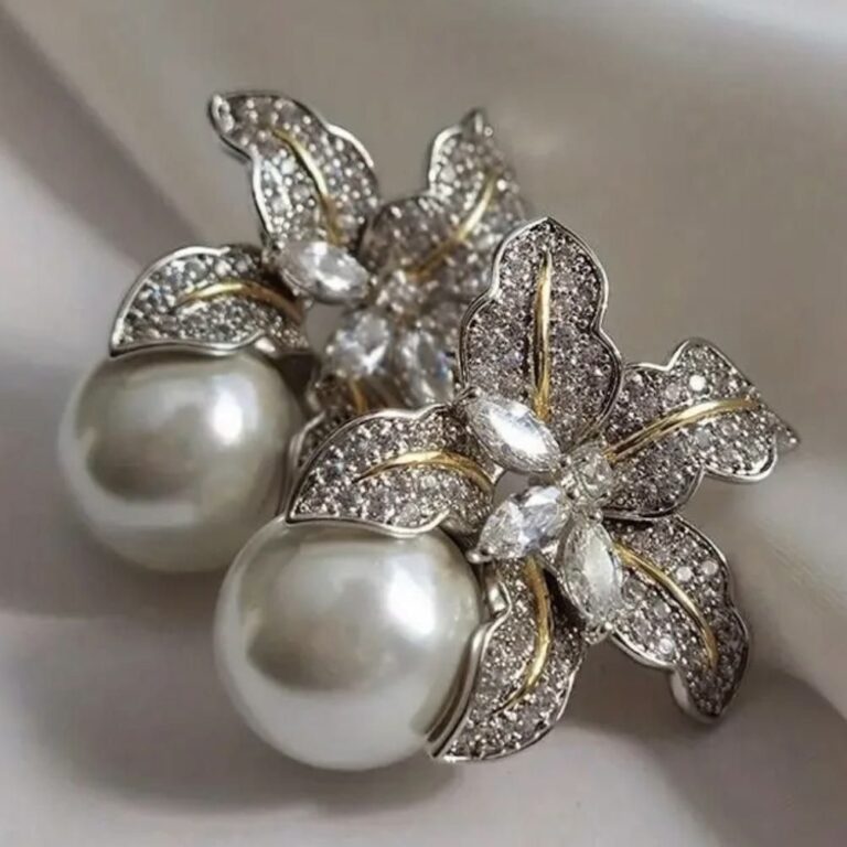 Noor Bloom Pearl Studs