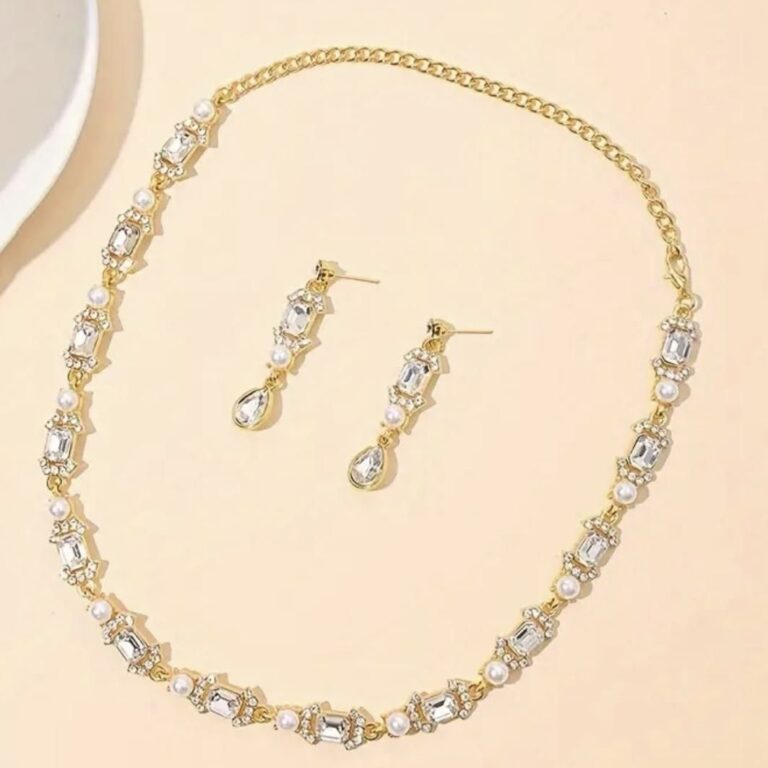 Noor-e-Sheesha Crystal Pearl Set