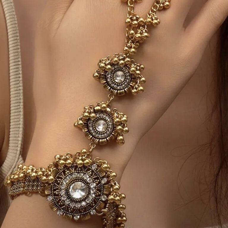 Mehrun Gold Kundan Haathphool